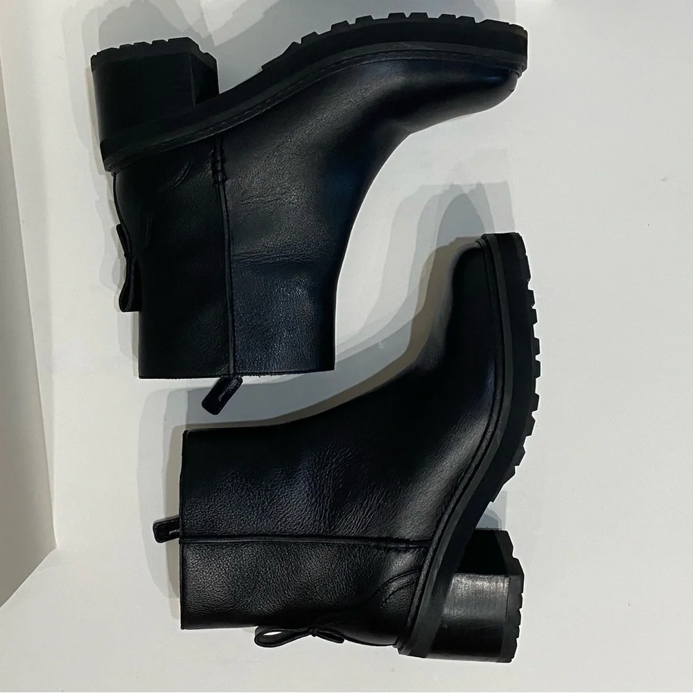 Woman's Boots Cole Haan Gillian Lug Bootie Black Leather Waterproof Size 7 - Picture 5 of 9